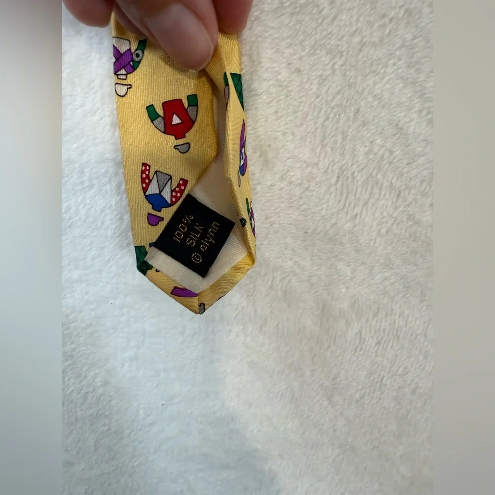VINTAGE Alynn Neckwear Tie Necktie Yellow Racing Colors Jockey 1994 90s USA Mens